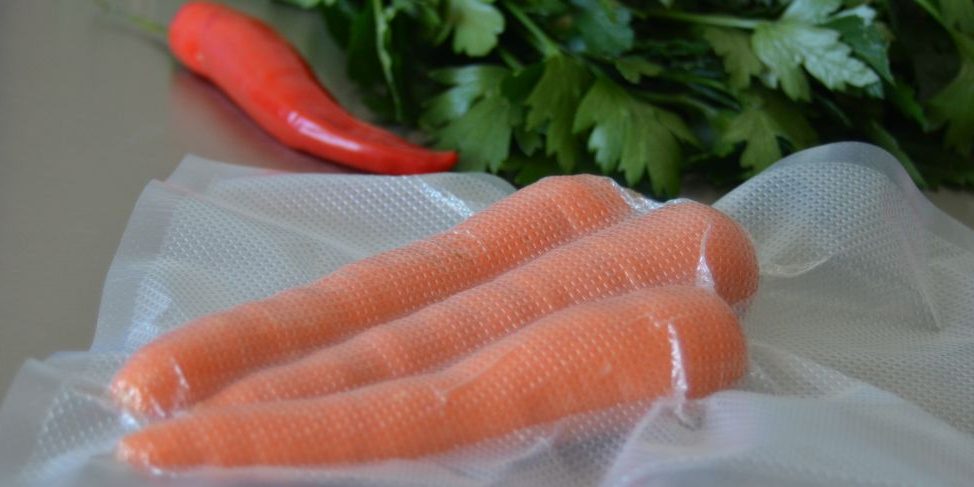 vacuum sealing cooked food